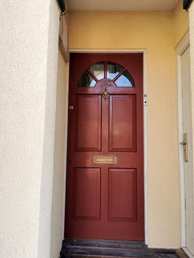 2 Bed Apt W/ Private Parking Close To Town Centre Huntingdon Exterior foto