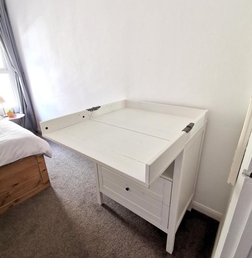 2 Bed Apt W/ Private Parking Close To Town Centre Huntingdon Exterior foto
