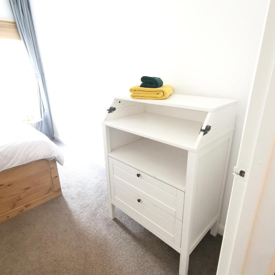 2 Bed Apt W/ Private Parking Close To Town Centre Huntingdon Exterior foto